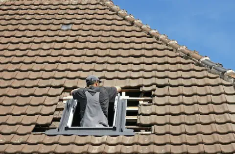 Pose de velux - Égliseneuve-près-Billom